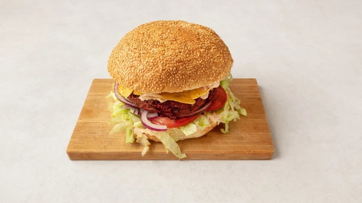 Wege burger z frytkami i sosem