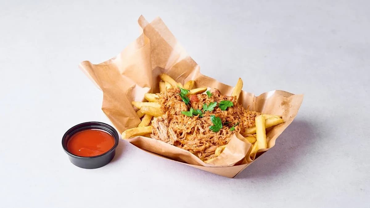 Frytki Crunch z Szarpaną Wołowiną w Hoisin