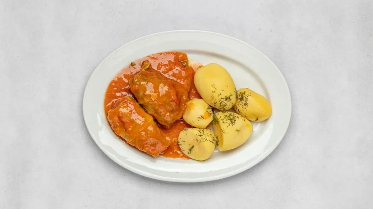 Gołąbki w sosie pomidorowym