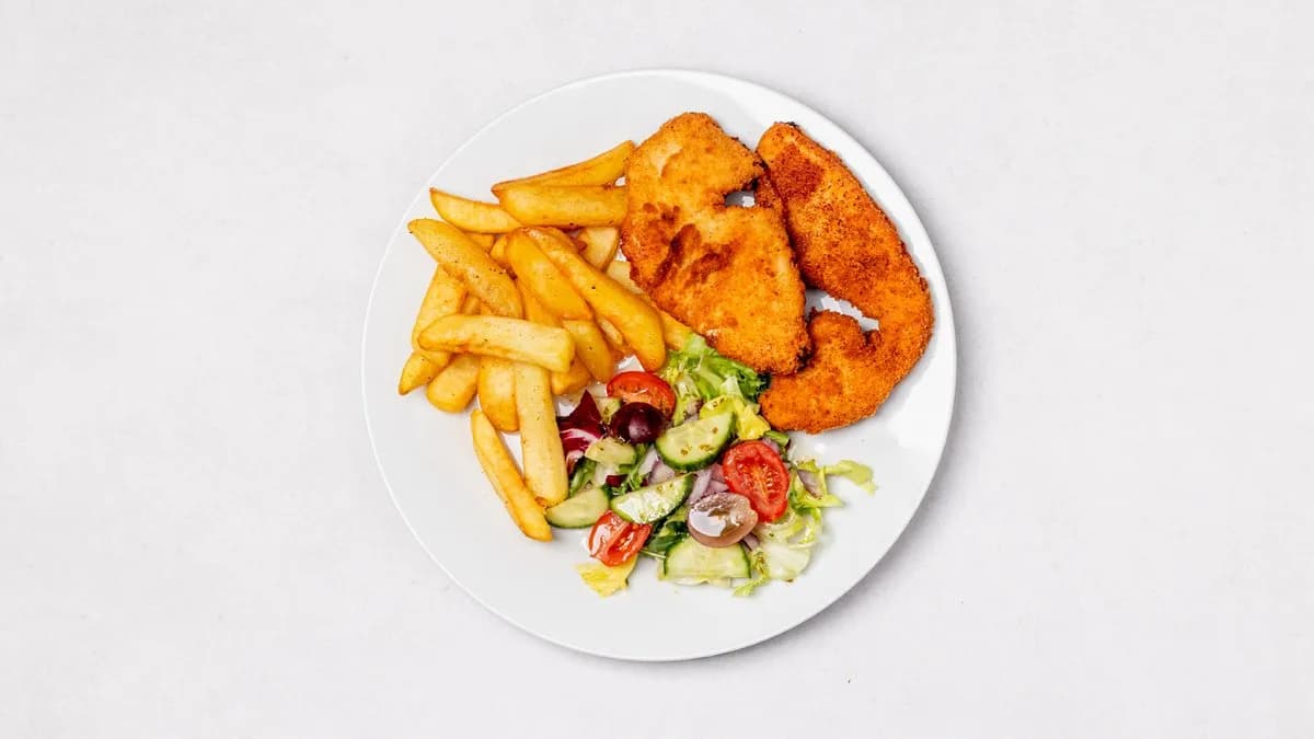 Indyk w panierce z frytkami