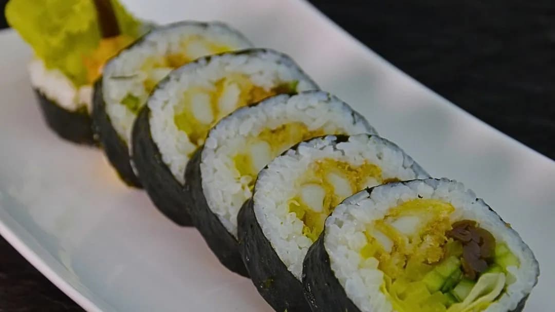 Futomaki z kalmarem w tempurze