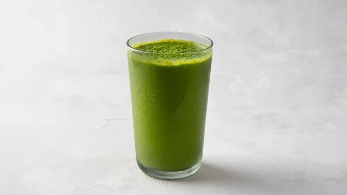 Świeży sok z jabłek, pietruszki i liści szpinaku 0,4 l