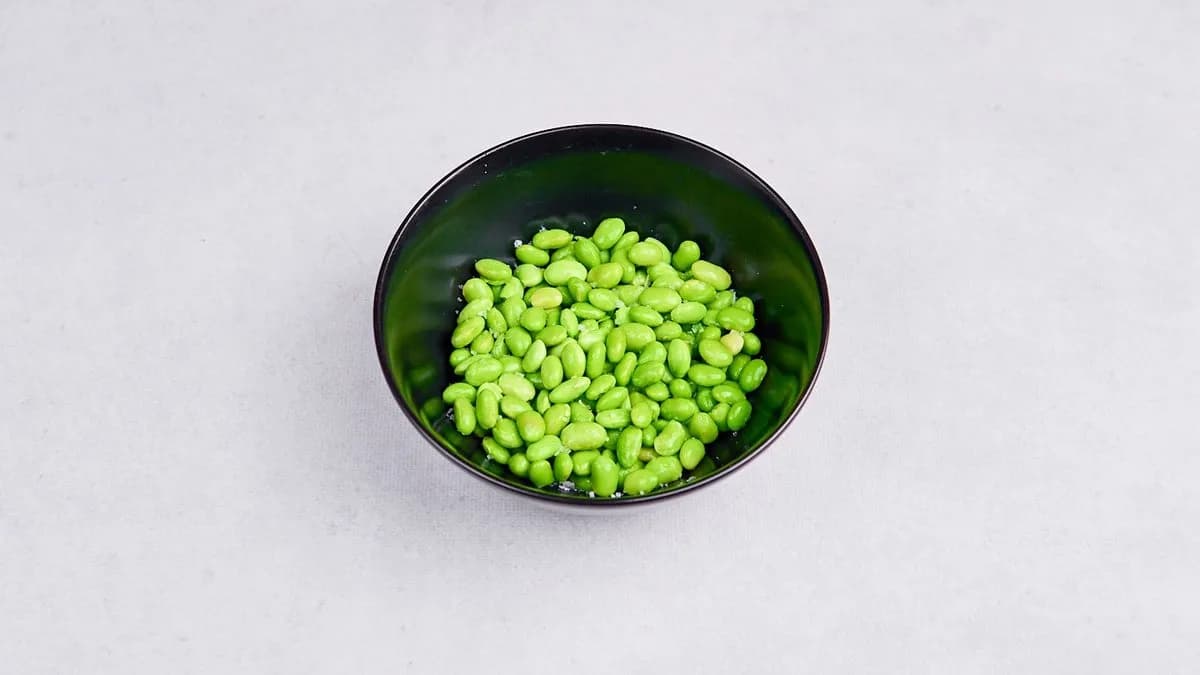 Edamame z wędzoną solą