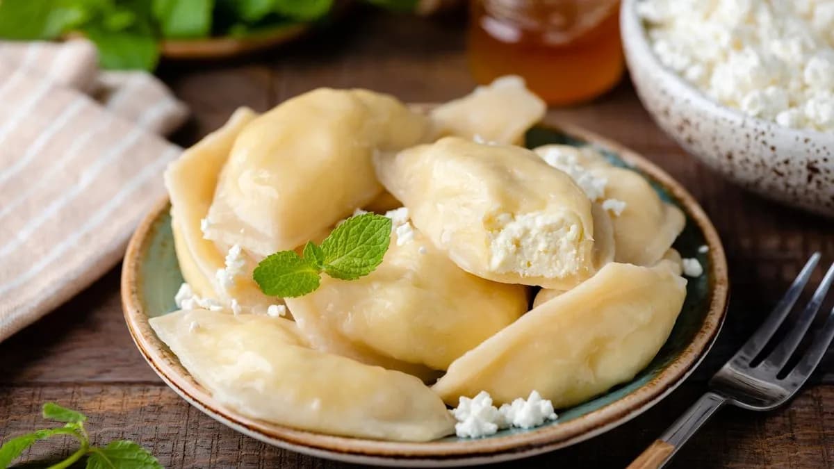 PIEROGI ZE SŁODKIM SEREM - 9 SZT