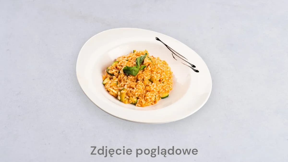 Risotto z kurczakiem, suszonymi pomidorami i oliwkami