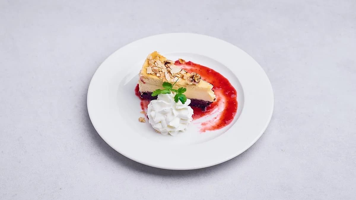 Kremowy sernik z białą czekoladą