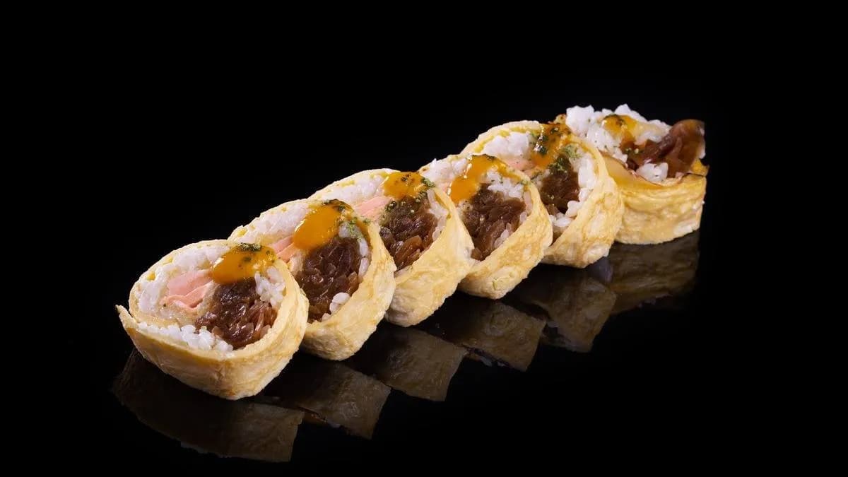 Sweet matcha salmon roll