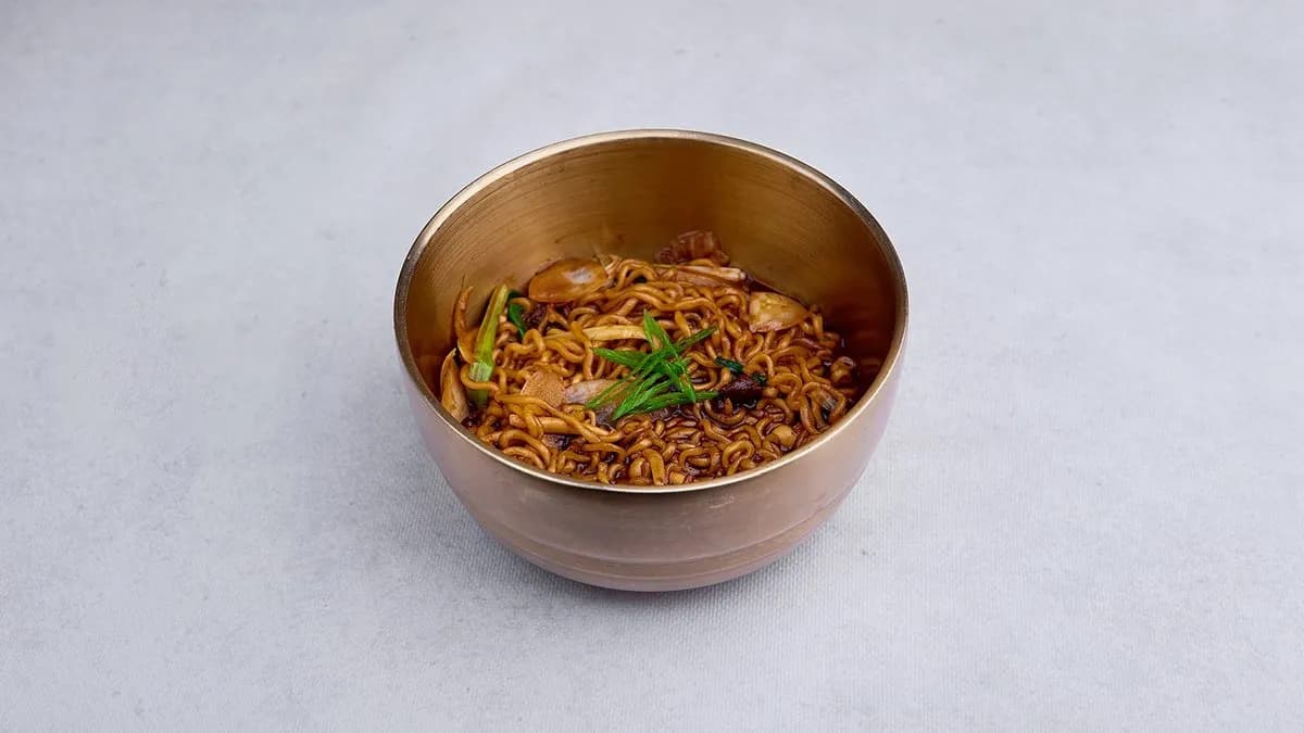 Jjapaguri wege - parasite style noodles