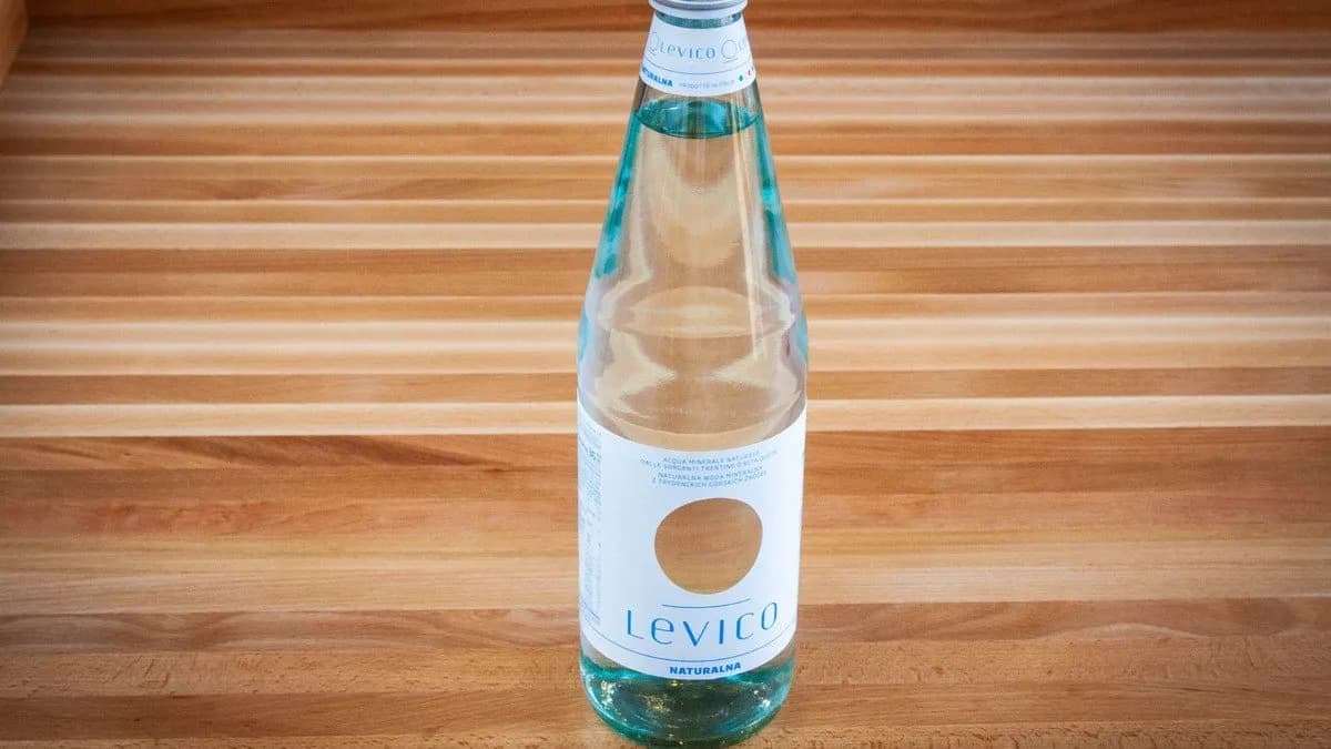 LEVICO - woda naturalna 0,7l