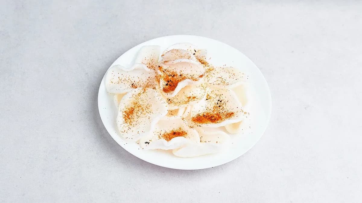 Chipsy krewetkowe w posypce togarashi 15 szt.