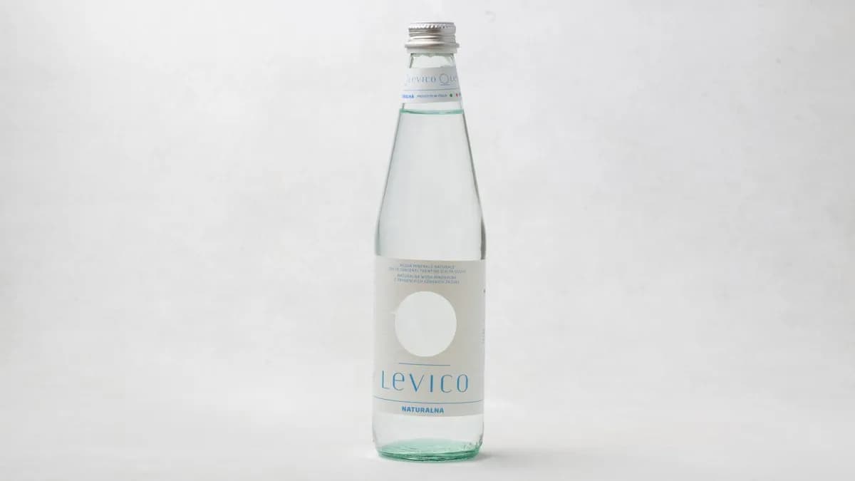 Włoska woda mineralna niegazowana Levico