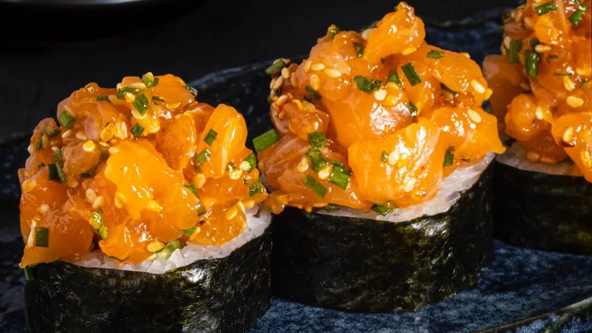 Futomaki Tatar Łosoś z Górkami