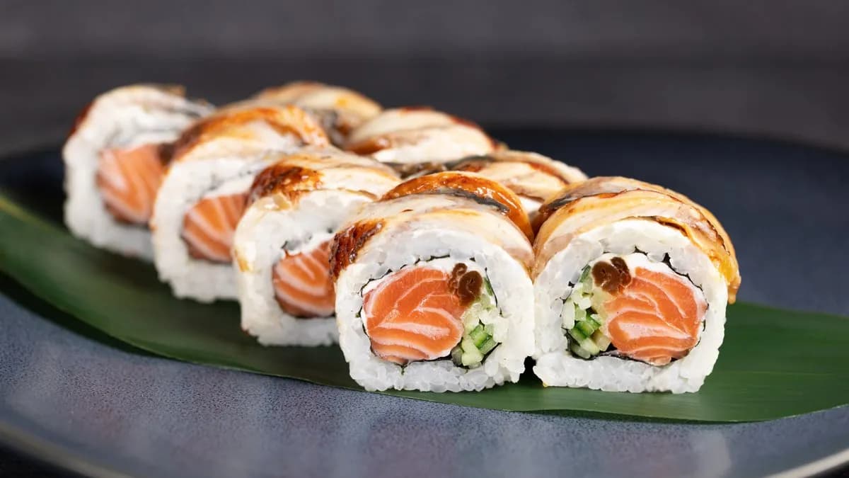 URAMAKI ŁOSOŚ W WĘGORZU