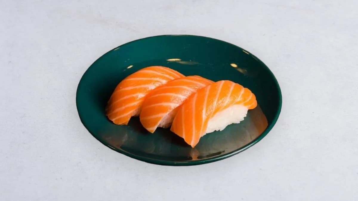 Nigiri z łososiem