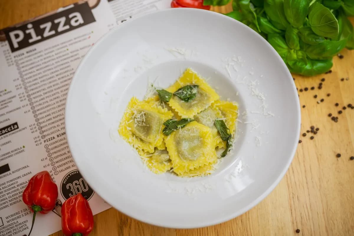 Agnolotti z duszoną wołowiną