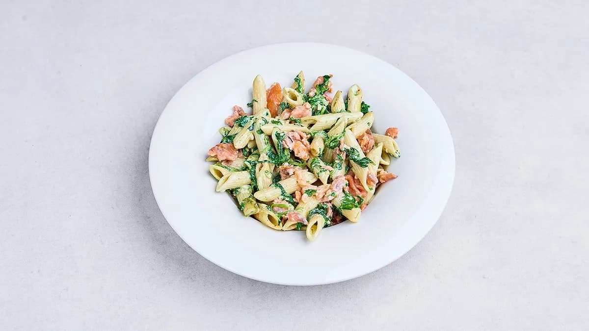 Penne spinachi salmon