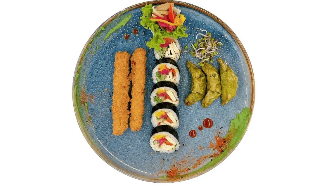 TOFU Vegan Lunch vol.2 ( Futo + Gyoza 3szt. + 2 szt. VEGASHI)