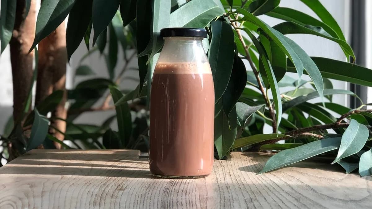 Roślinny shake czekoladowy