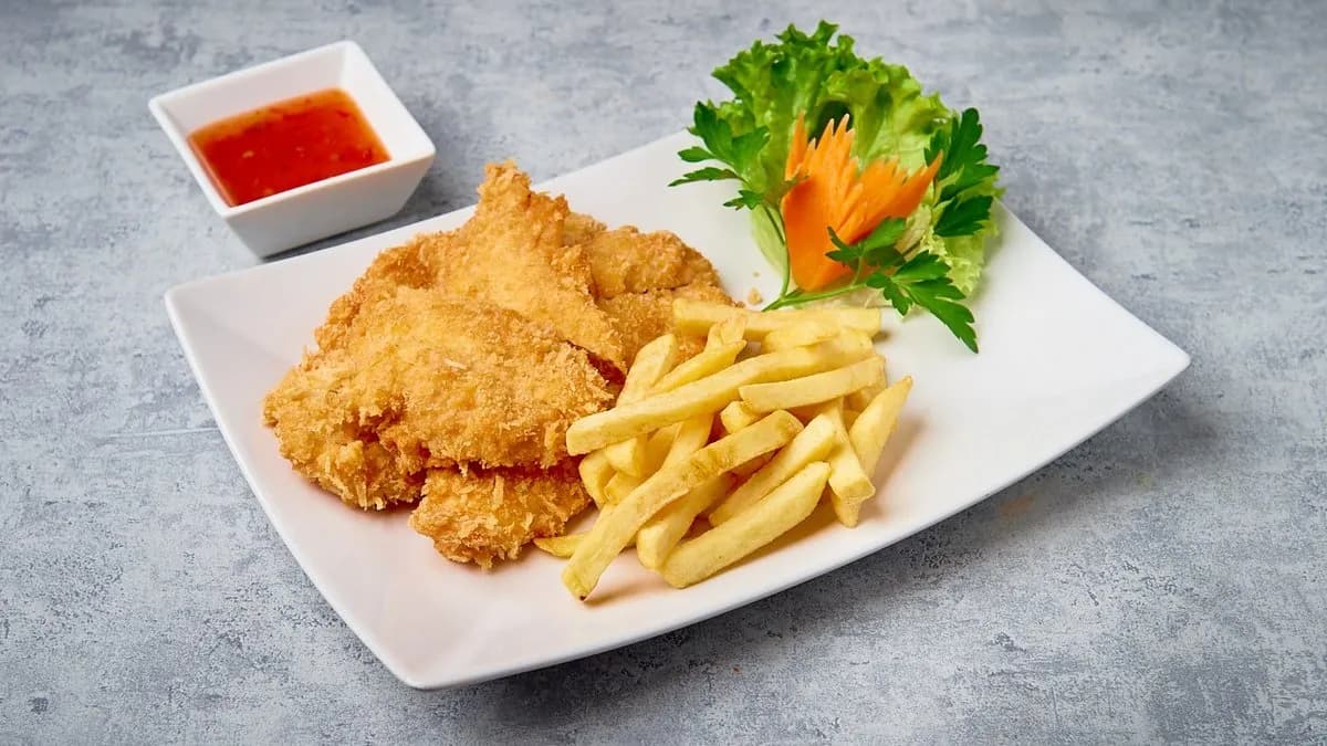 Kurczak chrupiący z frytkami