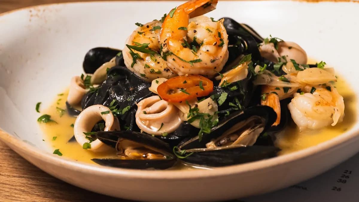 Makaron z owocami morza