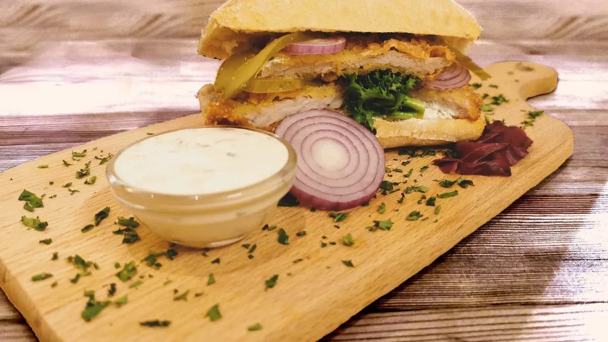 Kanapka z kotletem schabowym