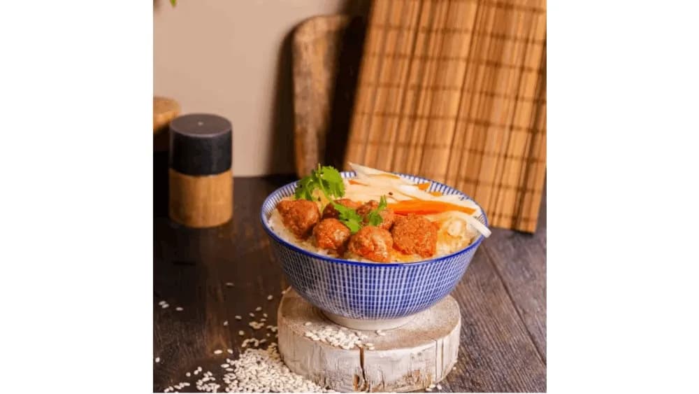 Ryż Kleisty z Klopsami Wieprzowymi