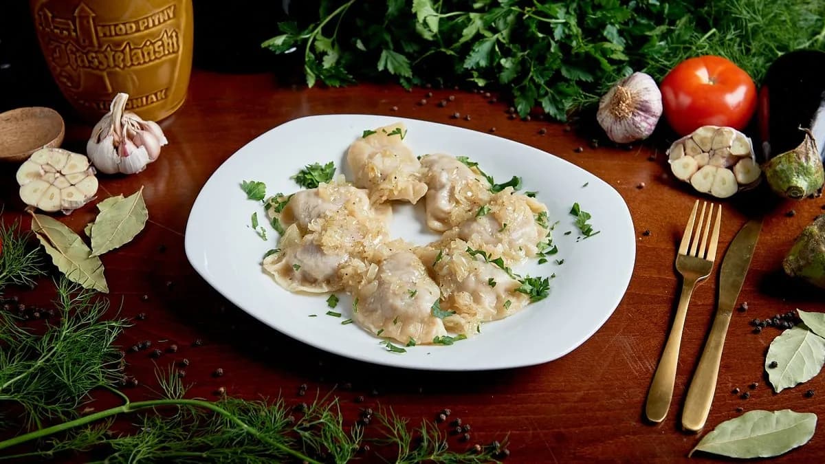 Pierogi z mięsem i skwarkami