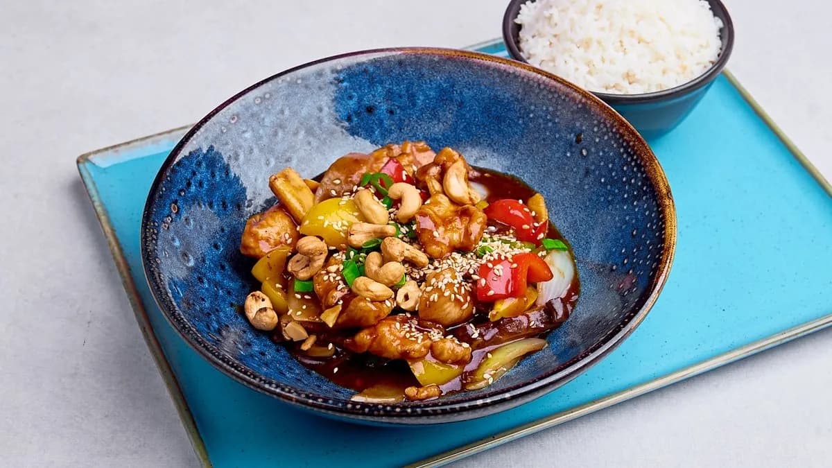 Pad med mamuang (warzywa z orzechami nerkowca)