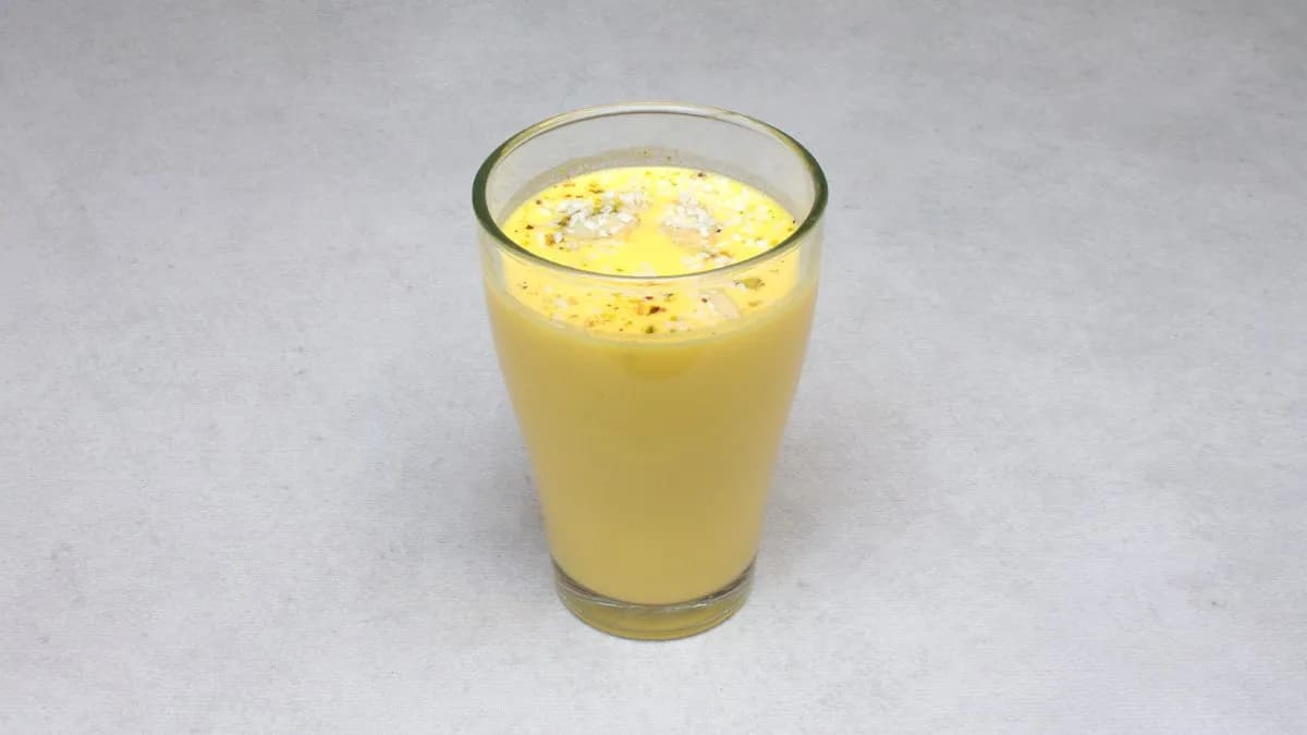 Mango cocktail