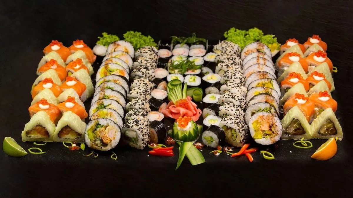 Zestaw luksusowy z kawiorem 104 szt