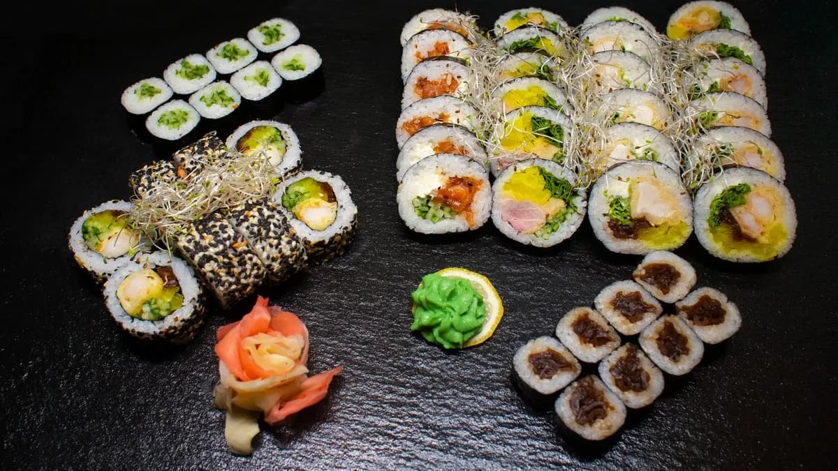 Sushi set 8