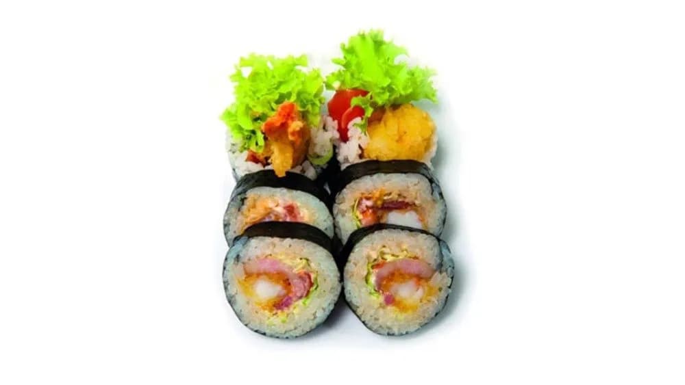 Futomaki z krewetką w tempurze i bekonem