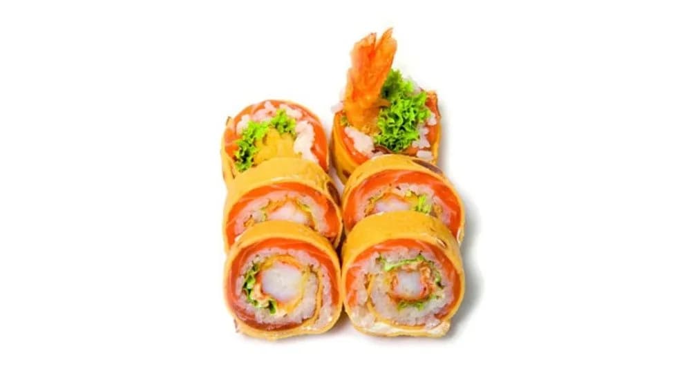 Tamago futomaki z krewetką w tempurze i łososiem