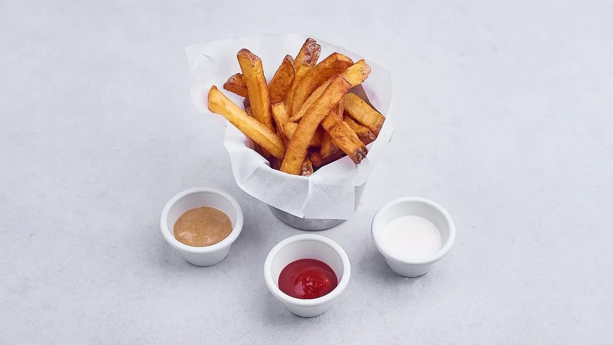 Patatas caseras y 3 salsas