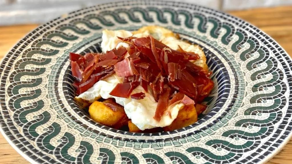 Huevos Rotos con Jamón