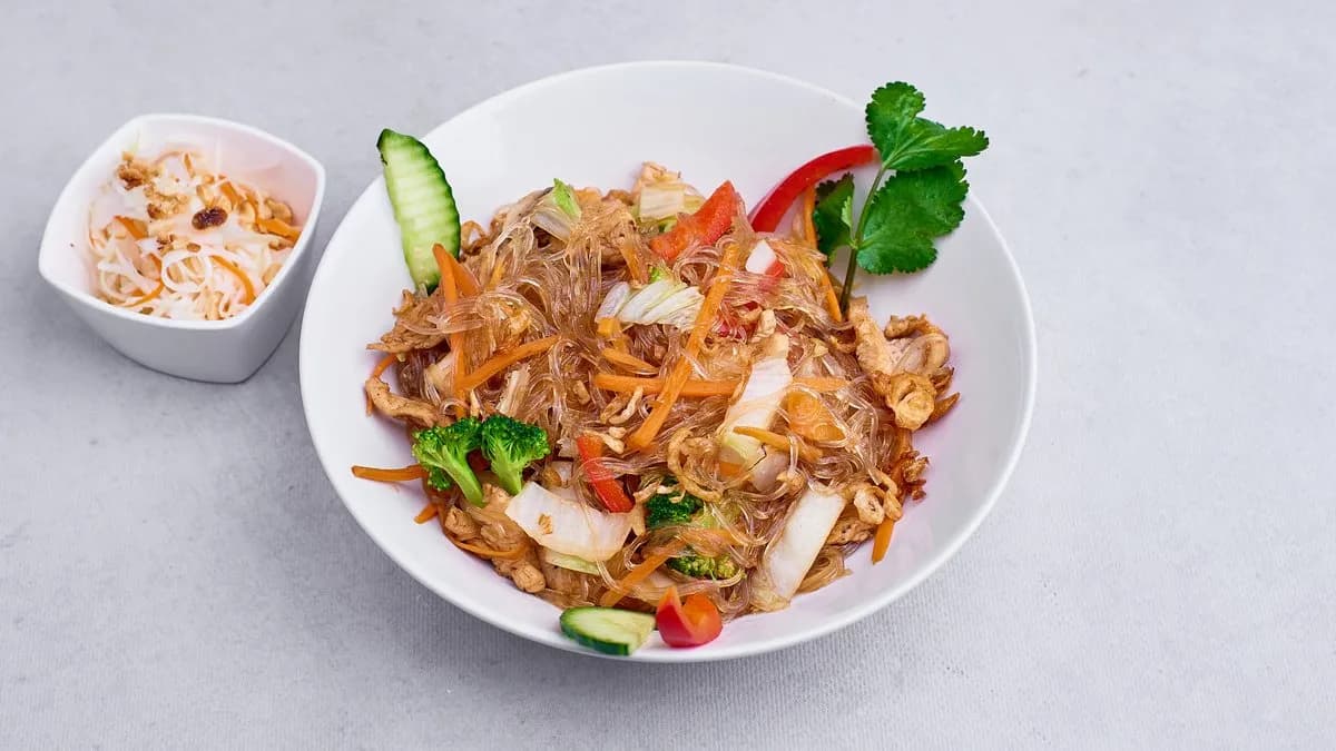 Smażony makaron sojowy