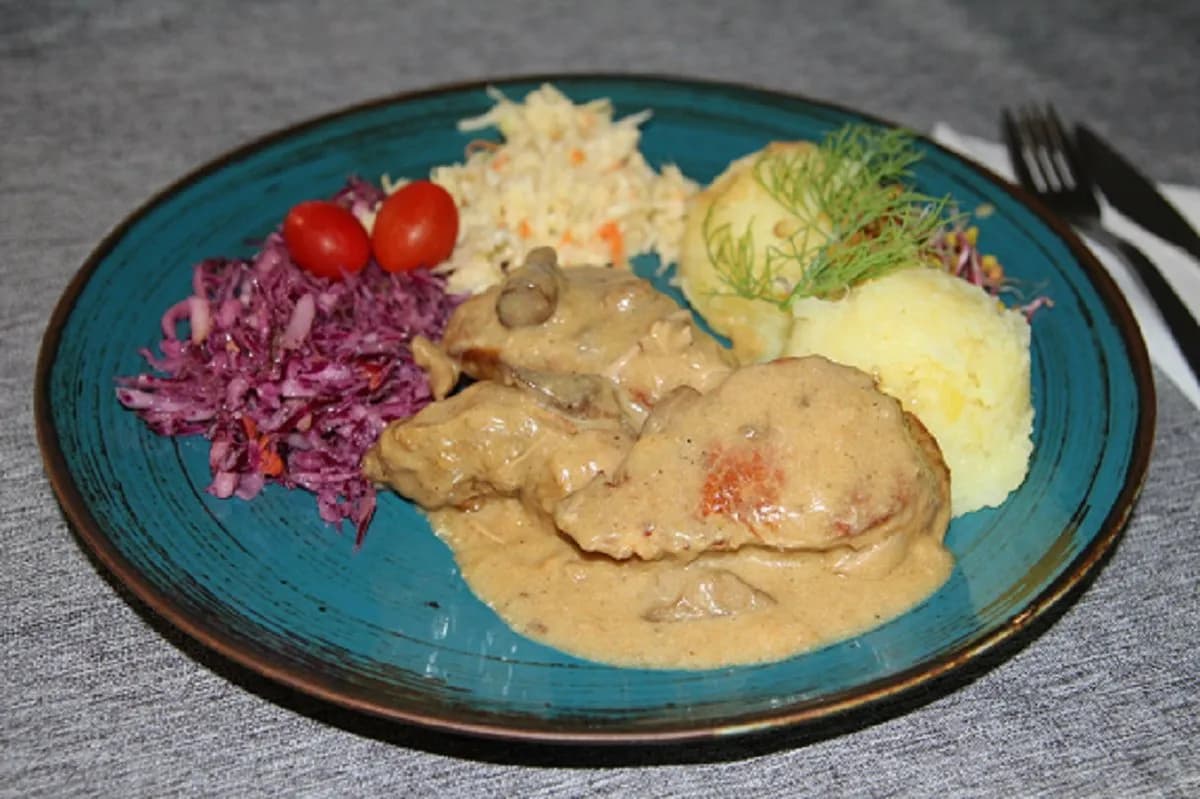 Polędwiczki wieprzowe w podgrzybkach