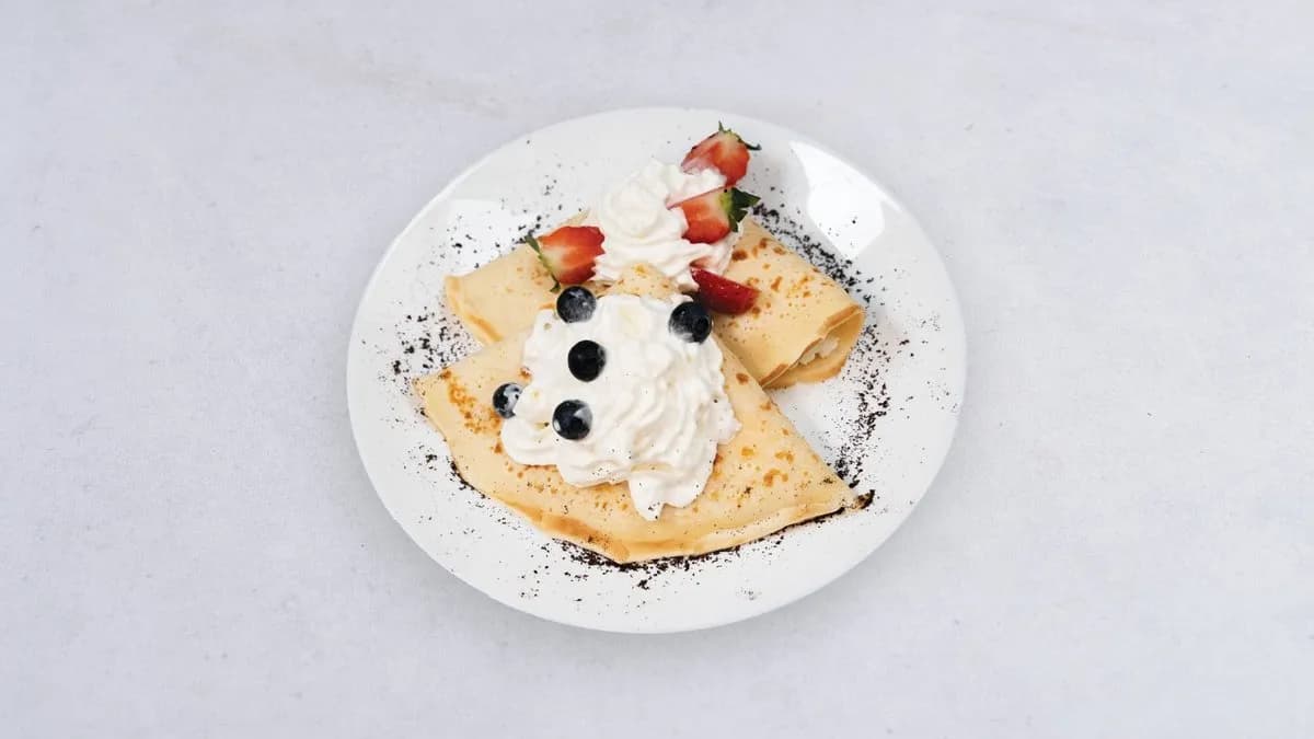 Naleśniki z serem i owocami