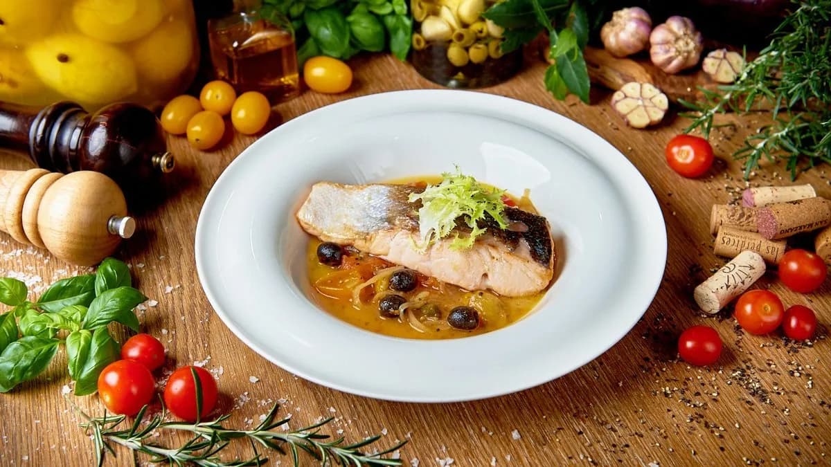 Łosoś w sosie pomarańczowym z koprem włoskim i mini arancini