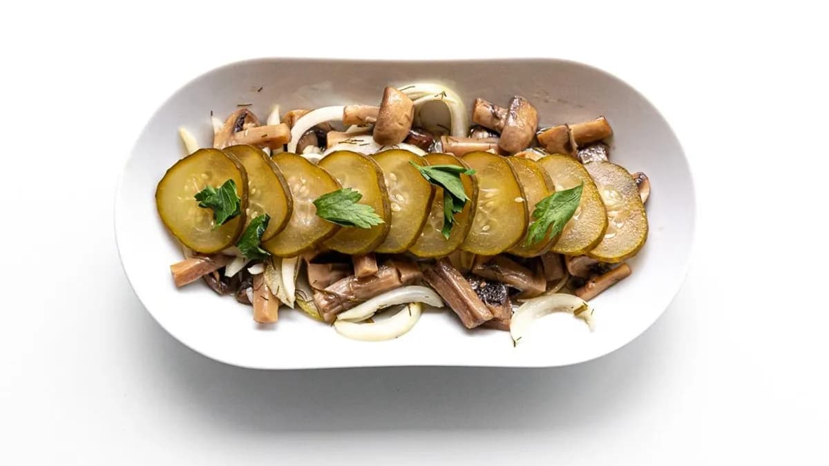 Sałatka z warzyw konserwowanych w marynacie 200g