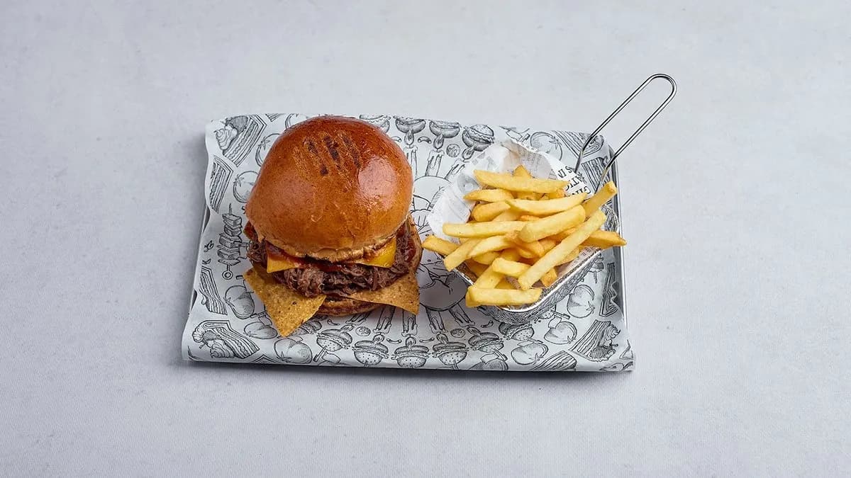 "Ostry Bolek" burger