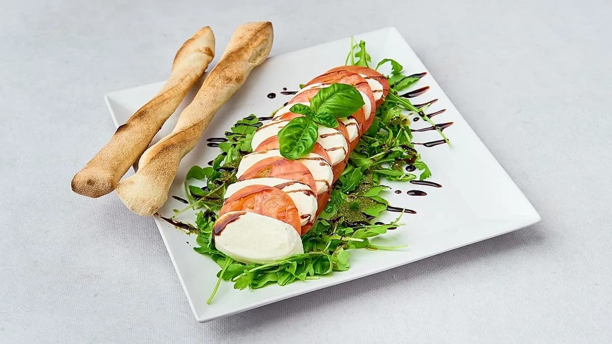Sałatka Caprese z mozzarellą bufala D.O.P.