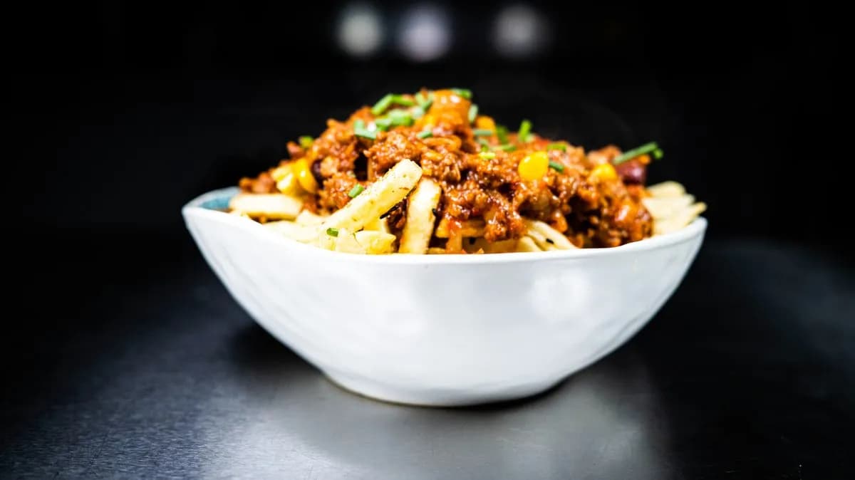 Chilli koncarne fries z sosem