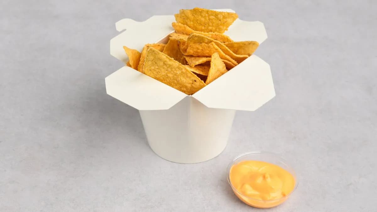 Nachosy z sosem serowym