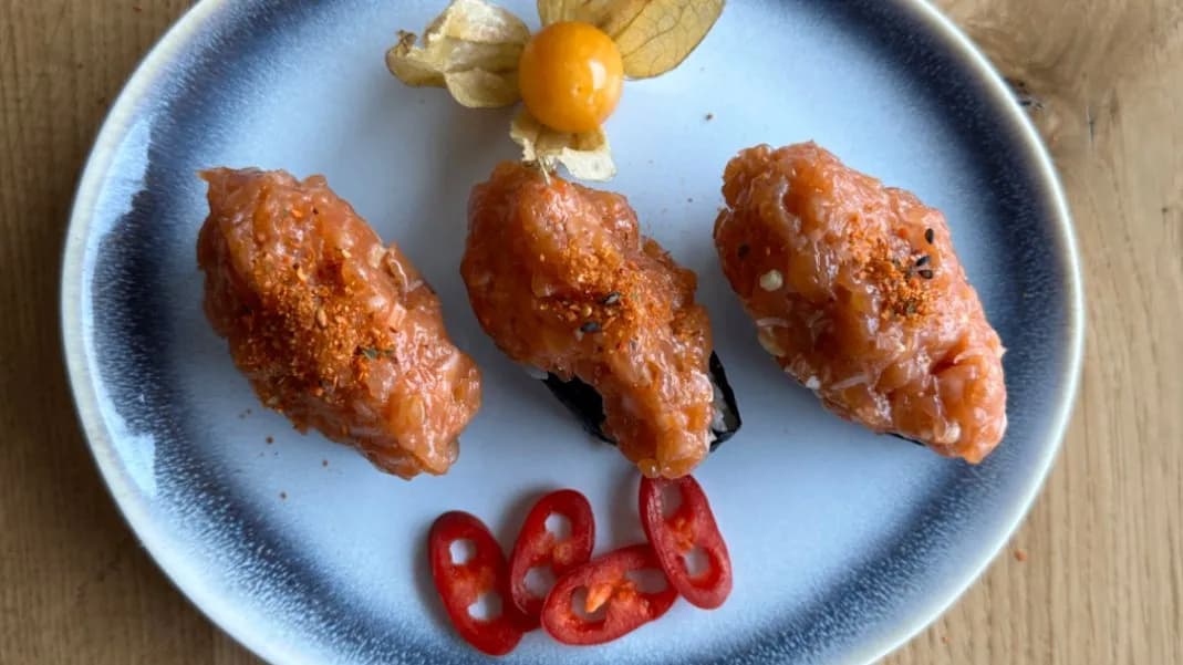 Gunkan tatar z łososia 3 szt