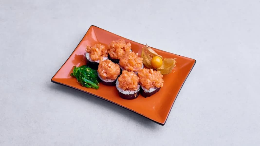 Futomaki-Tatar z łososia