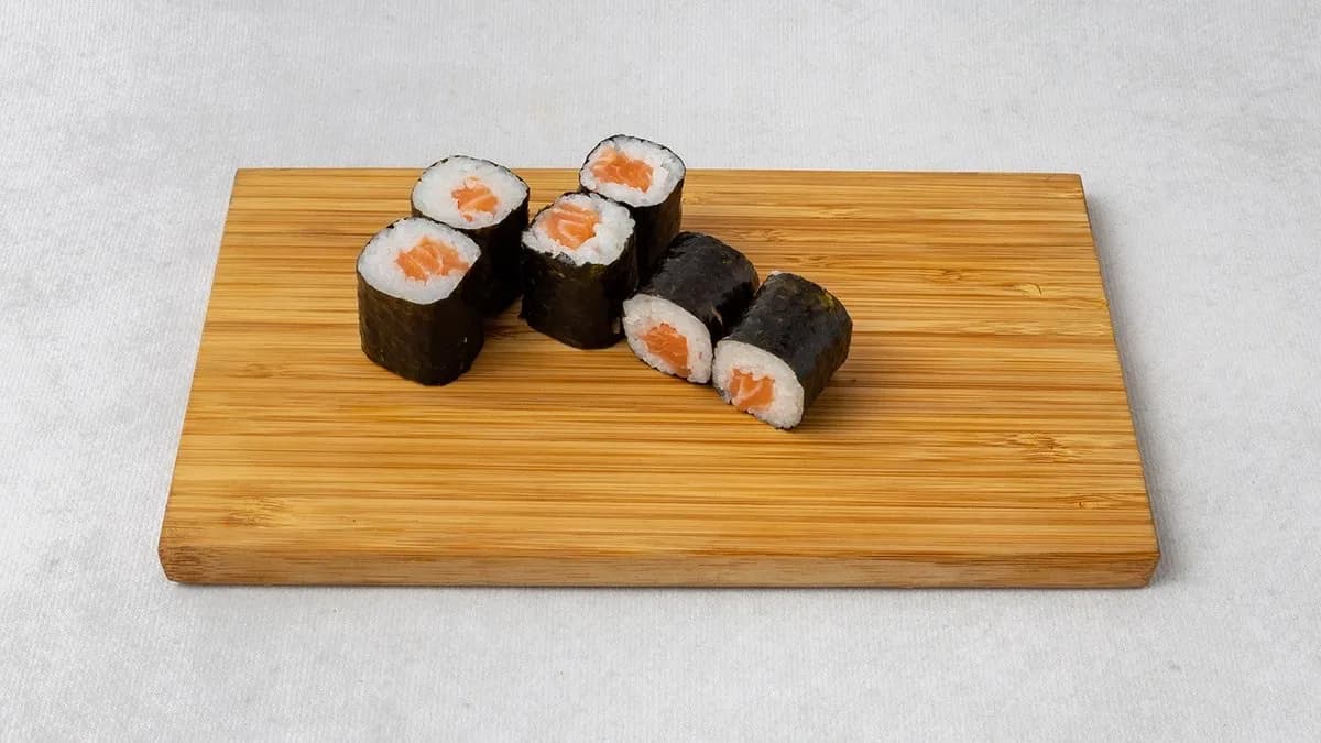 Hosomaki z łososiem
