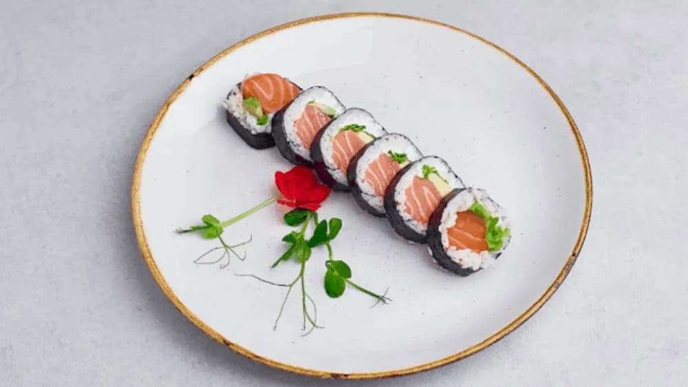 Łosoś surowy z serkiem philadelphia