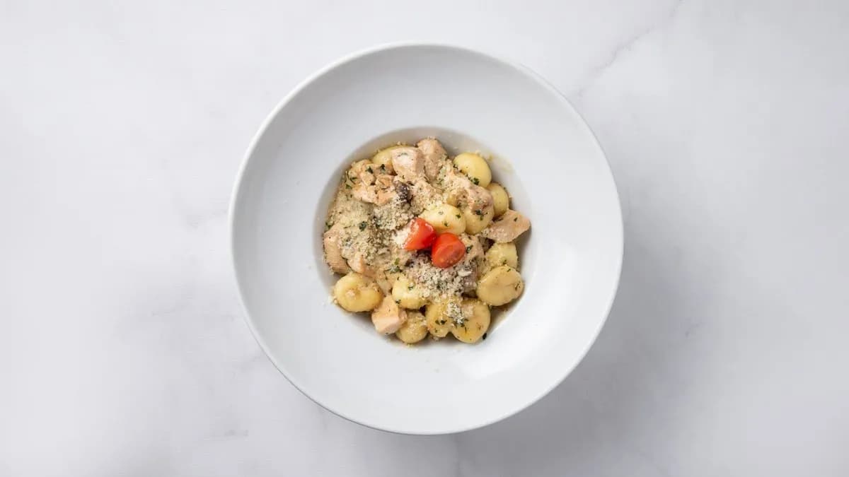 Gnocchi z kurczakiem w sosie serowym