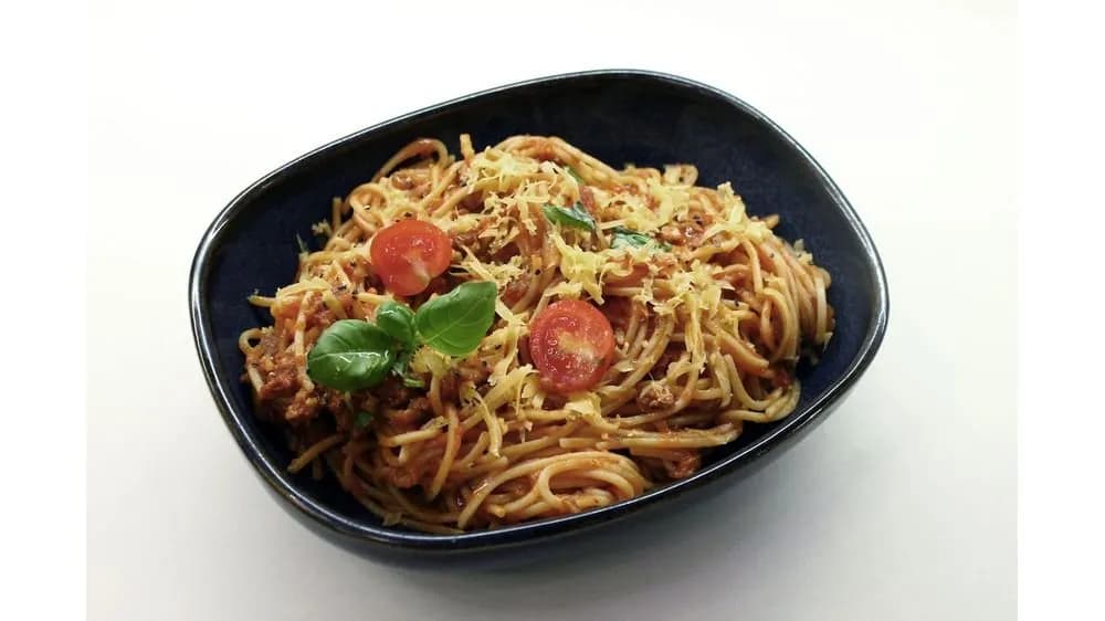 Pasta z sosem bolognese wegańskim/PASTA WITH VEGAN BOLOGNESE SAUCE